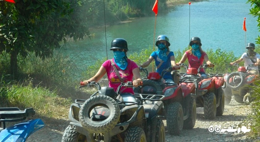 سرگرمی سواری با خودروی همه جا رو یا ATV در کوه های تاروس  شهر ترکیه کشور آلانیا