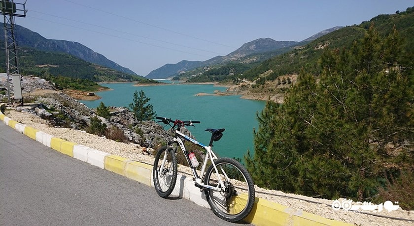 سرگرمی تفریح کنار رودخانه دیم شهر ترکیه کشور آلانیا