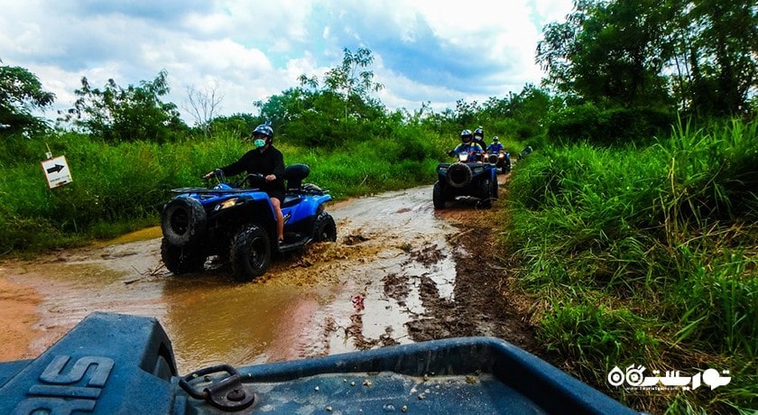 سرگرمی ماجراجویی در جنگل با موتور چهار چرخ در پاتایا شهر تایلند کشور پاتایا