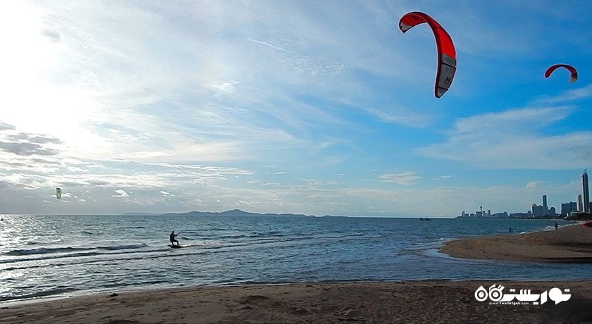 سرگرمی کایت سواری در پاتایا شهر تایلند کشور پاتایا