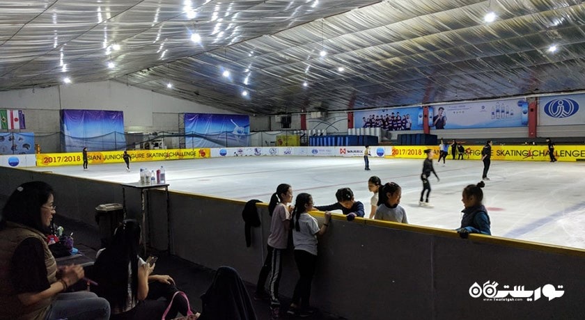 سرگرمی اسکیت روی یخ در بانکوک شهر تایلند کشور بانکوک