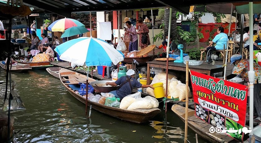 مرکز خرید بازار شناور تالینگ چان شهر تایلند کشور بانکوک