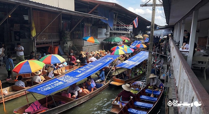 مرکز خرید بازار شناور تالینگ چان شهر تایلند کشور بانکوک