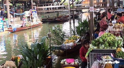 مرکز خرید بازار شناور تالینگ چان شهر تایلند کشور بانکوک