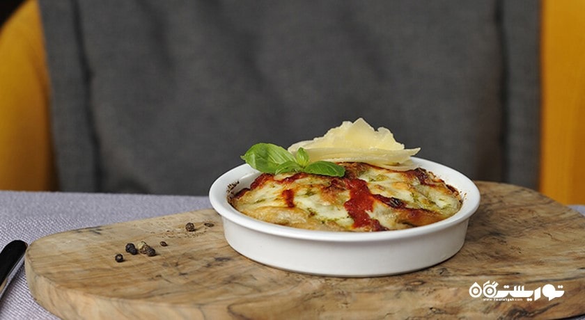 رستوران رد کاناپه -  شهر وارنا