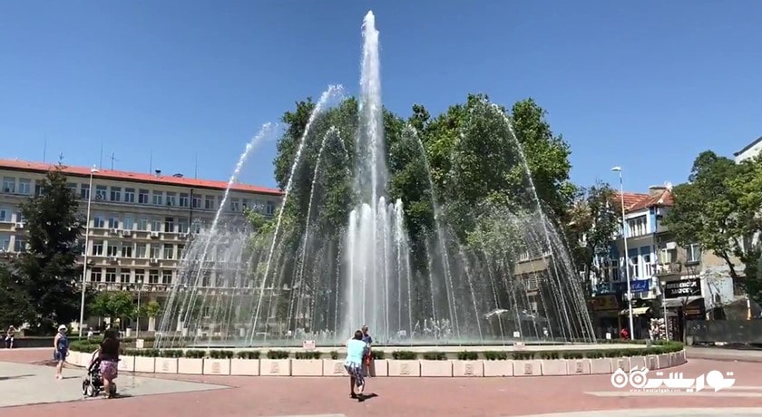  میدان نزاویزیموست شهر بلغارستان کشور وارنا
