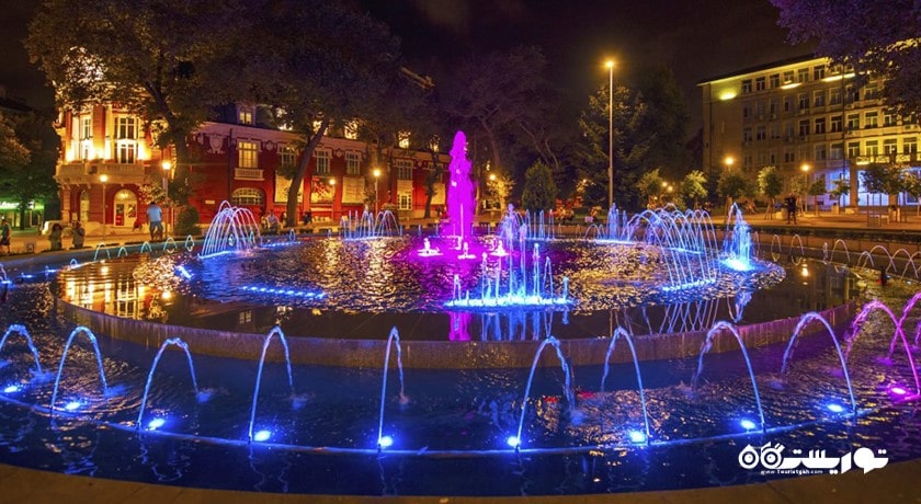  میدان نزاویزیموست شهر بلغارستان کشور وارنا