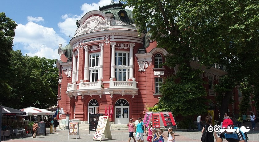  تئاتر استویان باچواروف شهر بلغارستان کشور وارنا