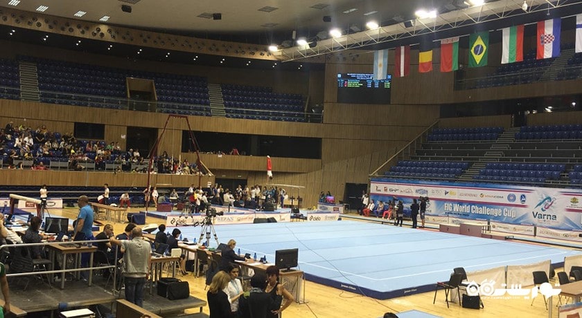 کاخ فرهنگ و ورزش -  شهر وارنا