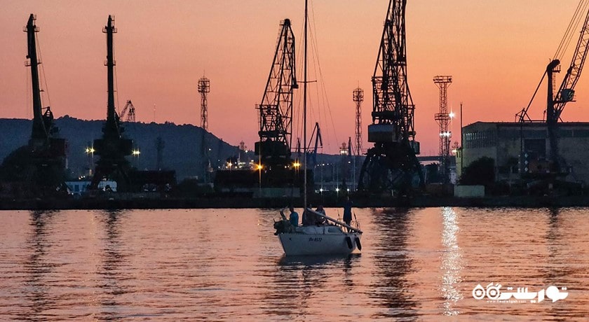 سرگرمی سفر دریایی غروب آفتاب شهر بلغارستان کشور وارنا