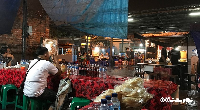 مرکز خرید بازار شب پاسار سیندو شهر اندونزی کشور بالی