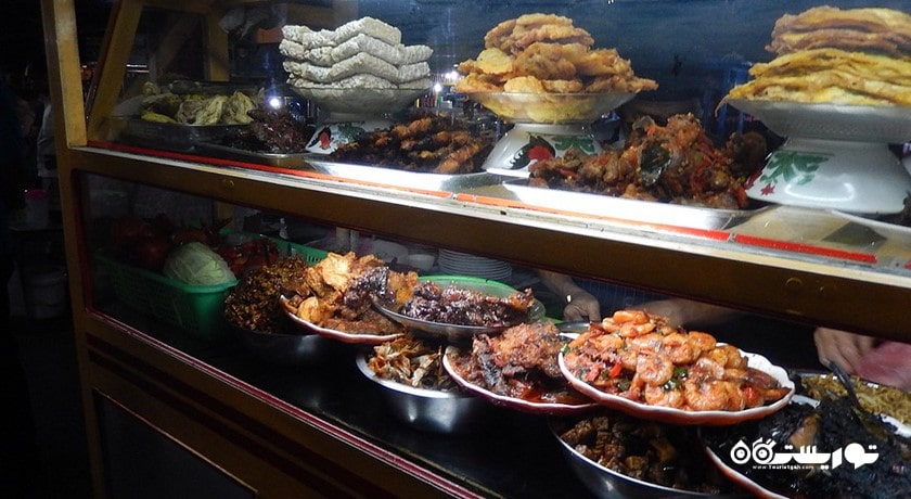 مرکز خرید بازار شب پاسار سیندو شهر اندونزی کشور بالی