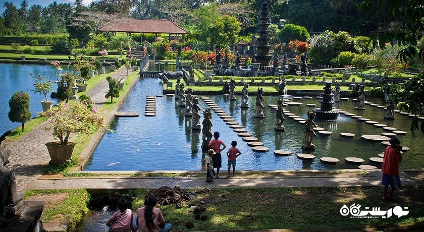  باغ آبی سلطنتی تیرتا گانگا شهر اندونزی کشور بالی