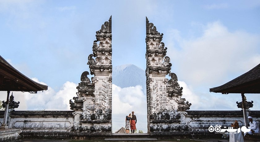 سرگرمی پیاده روی و گردش در اطراف کاندیداسا شهر اندونزی کشور بالی