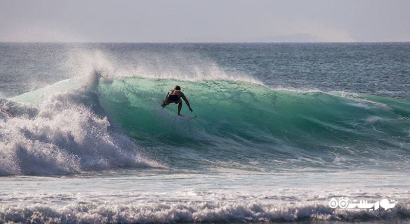 سرگرمی موج سواری در بالی شهر اندونزی کشور بالی