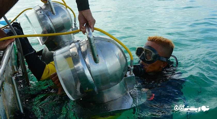 سرگرمی پیاده روی دریایی در بالی شهر اندونزی کشور بالی