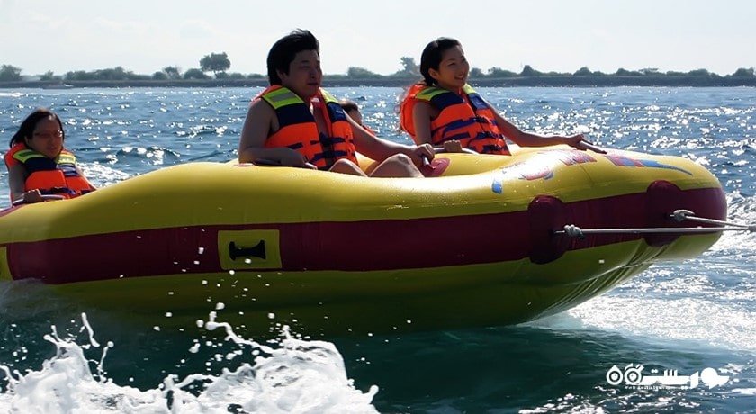 سرگرمی دونات سواری در بالی شهر اندونزی کشور بالی