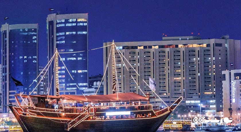سرگرمی سفر دریایی با داو در ابوظبی شهر امارات متحده عربی کشور ابوظبی