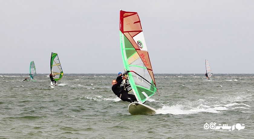 سرگرمی بادسواری در قبرس شمالی شهر قبرس شمالی کشور نیکوزیای شمالی