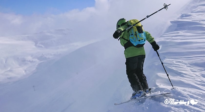سرگرمی اسکی روی آب و اسکی روی برف در قبرس شمالی شهر قبرس شمالی کشور نیکوزیای شمالی