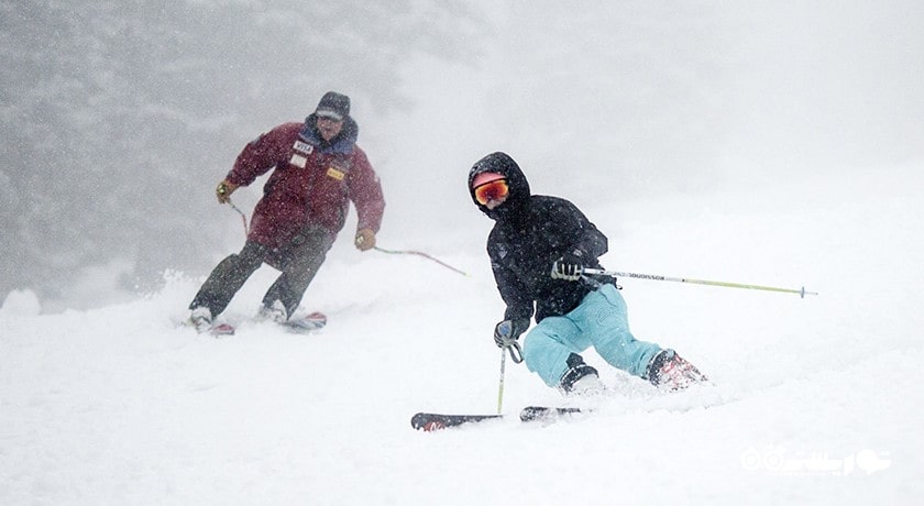 سرگرمی اسکی روی آب و اسکی روی برف در قبرس شمالی شهر قبرس شمالی کشور نیکوزیای شمالی