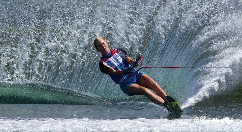 سرگرمی اسکی روی آب و اسکی روی برف در قبرس شمالی شهر قبرس شمالی کشور نیکوزیای شمالی