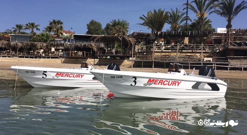 سرگرمی سواری با قایق موتوری در قبرس شمالی شهر قبرس شمالی کشور نیکوزیای شمالی