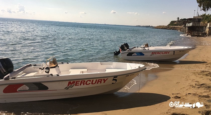 سرگرمی سواری با قایق موتوری در قبرس شمالی شهر قبرس شمالی کشور نیکوزیای شمالی