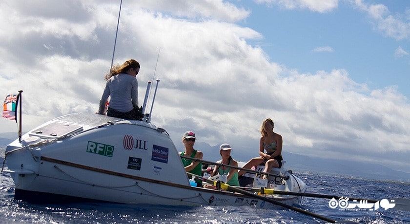 سرگرمی سواری با قایق های باریک پارویی شهر قبرس شمالی کشور نیکوزیای شمالی