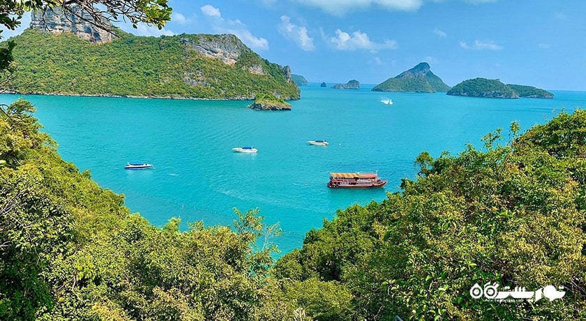 سرگرمی حمام آفتاب و شنا در سواحل کو سامویی شهر تایلند کشور کو سامویی