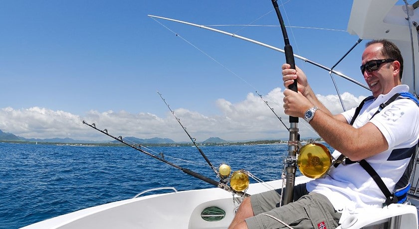 سرگرمی ماهیگیری در کوسامویی شهر تایلند کشور کو سامویی