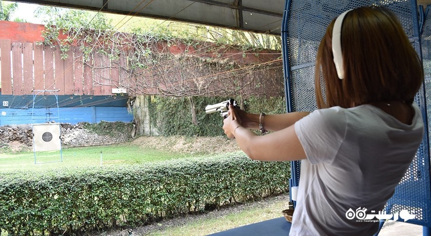 سرگرمی تیر اندازی در کوسامویی شهر تایلند کشور کو سامویی