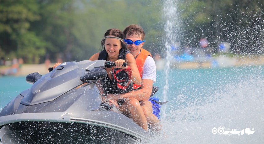 سرگرمی جت اسکی در کوسامویی شهر تایلند کشور کو سامویی