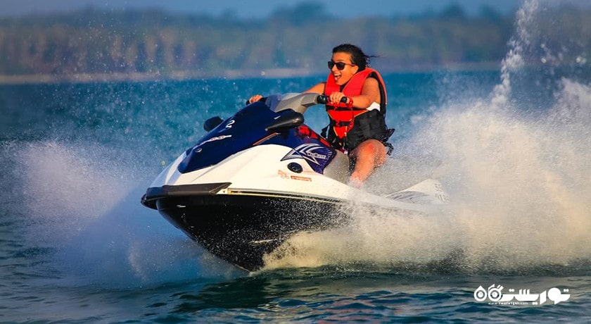 سرگرمی جت اسکی در کوسامویی شهر تایلند کشور کو سامویی