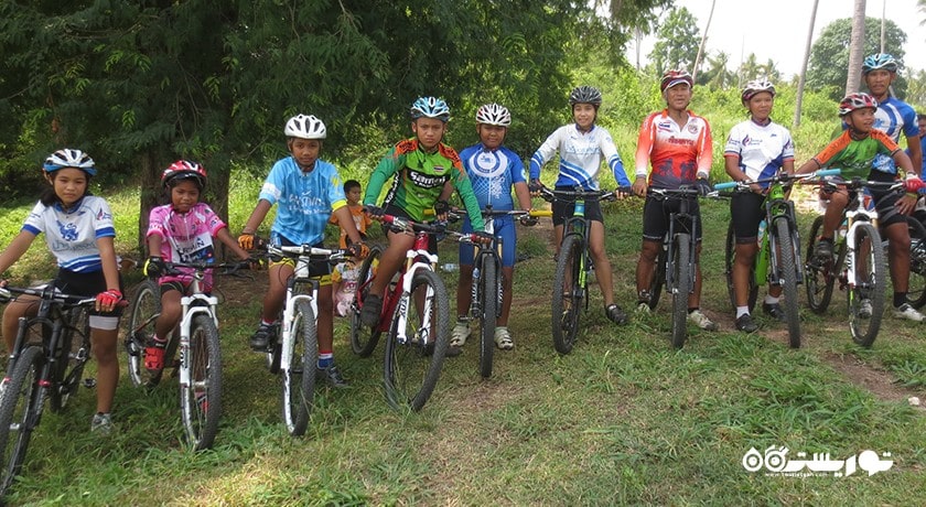 سرگرمی دوچرخه سواری در کوسامویی شهر تایلند کشور کو سامویی