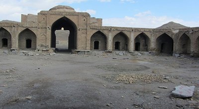  کاروانسرای جلوگیر شهرستان اصفهان استان نجف اباد	