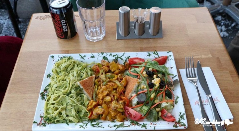 رستوران کافه روبرت شهر کوش آداسی 