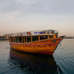 قایق و کشتی سواری در خور دبی