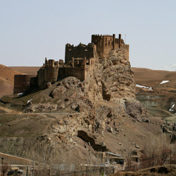 قلعه هوشاپ