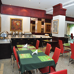 رستوران و بارهای هتل کلاریج دبی