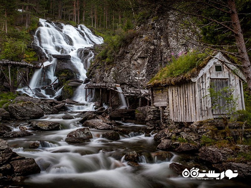 آبشار کوِدنا فوسون (Kvednafossen)، نروژ