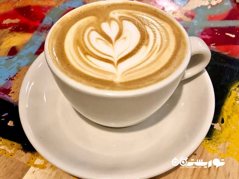 قهوه واقعی، با اشاره ای به جادو در کافه با مضمون هری پاتر