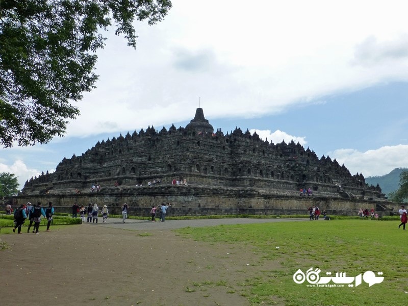 7. از معبد بوروبودور (Borobudur) بازدید کنید.