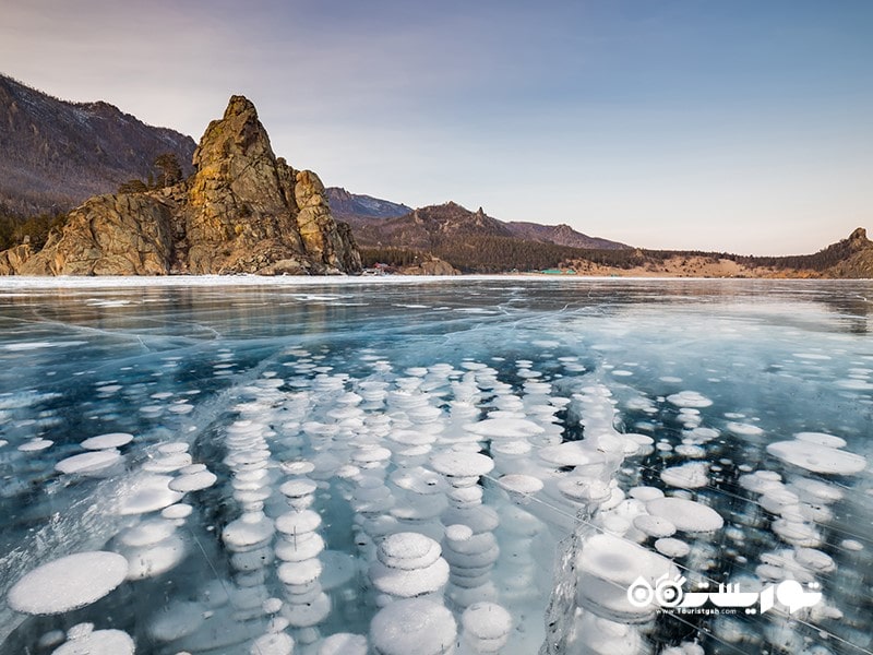 زمرد یخی در دریاچه بایکال در روسیه
