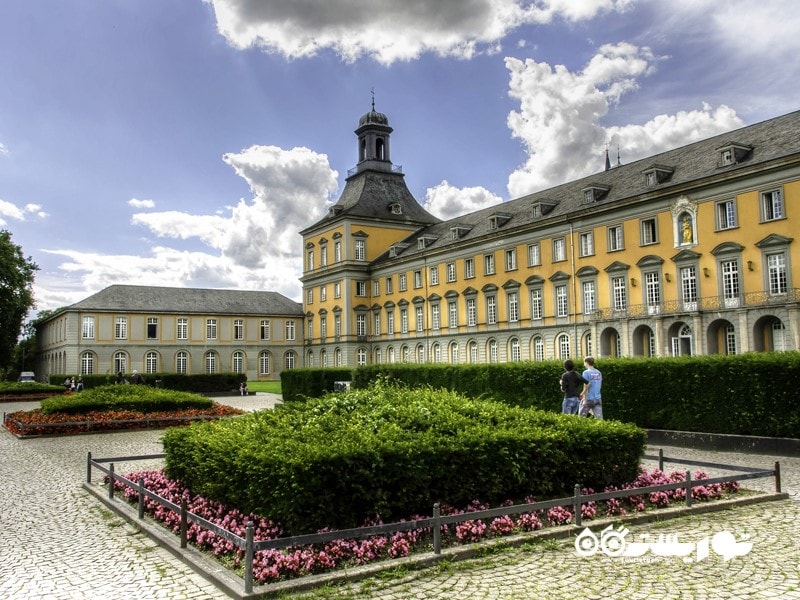 5-  قصر پاپِلزدُرف (Poppelsdorf Palace)