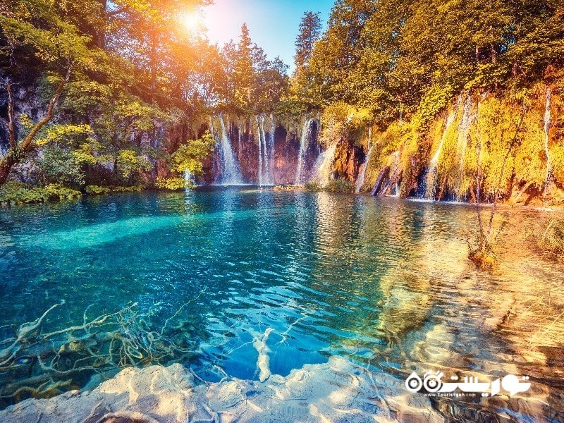 12. پارک ملی دریاچه های پلیتویس (Plitvice Lakes National Park)، کرواسی