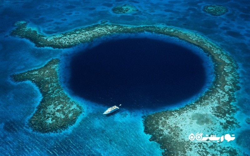 18. بر فراز گودال آبی (Blue Hole) پرواز کنید، بلیز  (Belize)