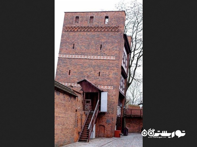 6. برج کج تورون (Leaning Tower of Toruń)، تورون، لهستان