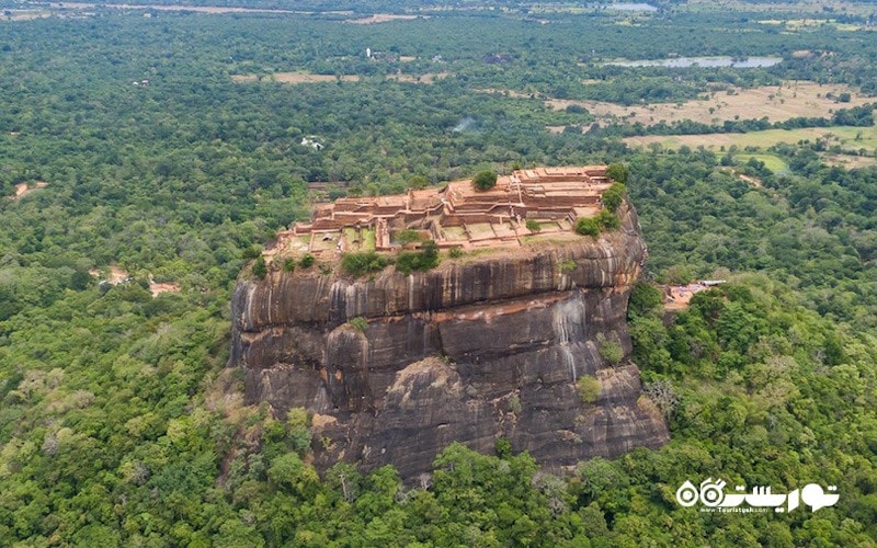 1- دژ سنگی سیگیریا (Sigiriya Rock Fort)     