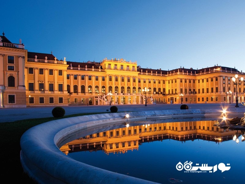 8. کاخ شون برون (Schönbrunn Palace) در شهر وین